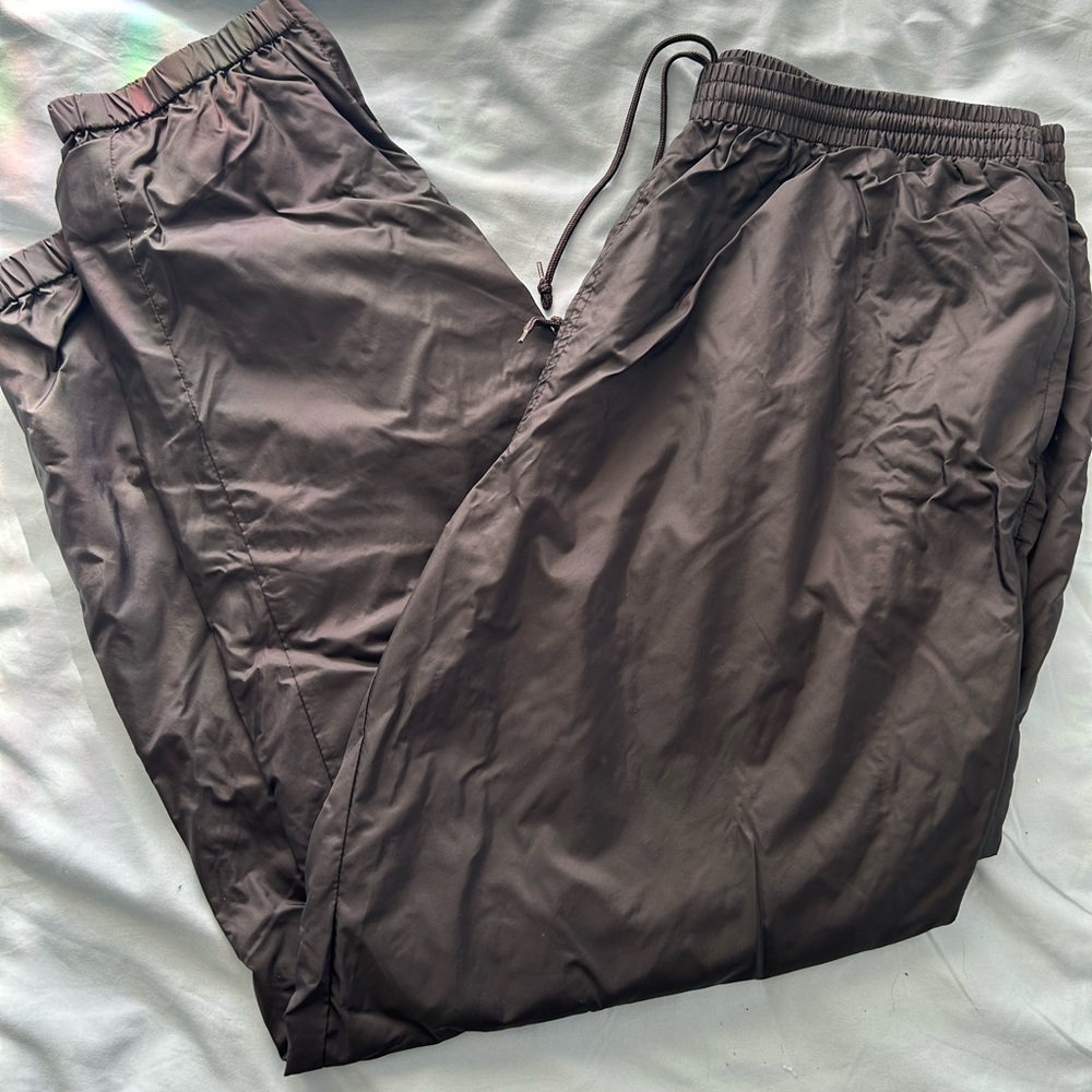 XL lined parachute pants with ankle zipper closure